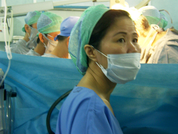 Nữ bác sĩ gây mê 5 ca mổ tách song sinh dính nhau của Việt Nam